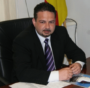 Marian Niculescu, copreşedinte SEAP, trebuie să admită că nu prea a avut de lucru anul trecut. Oare cum arată bilanţul "afacerii" pe care o conduce? Marian Niculescu, copreşedinte SEAP, trebuie să admită că nu prea a avut de lucru anul trecut. Oare cum arată bilanţul "afacerii" pe care o conduce?